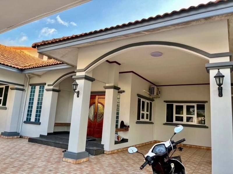 3 Bedroom House for sale in Chaiyapruek 2