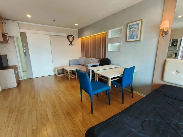 1 Bedroom Condo for rent at Lumpini Condo