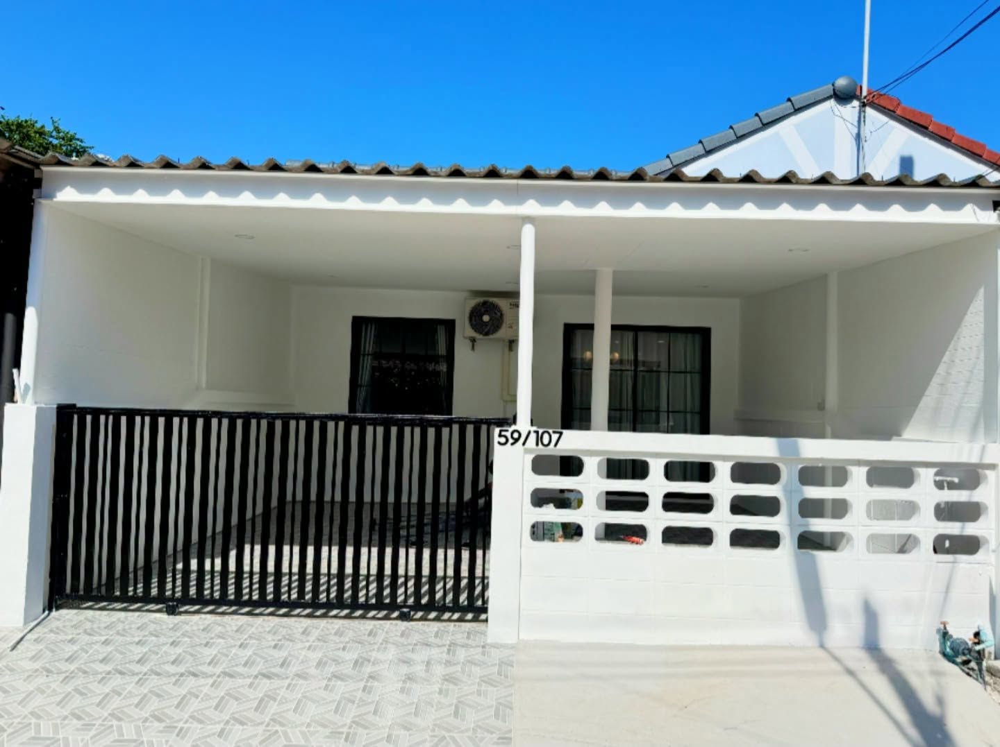 2 Bedroom Townhouse for sale in Noen Plub Wan