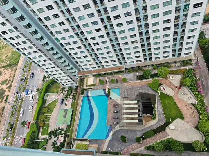 Photo from a listing at Lumpini Seaview