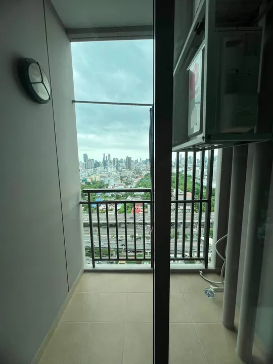 Photo from a listing at Supalai Veranda Rama 9
