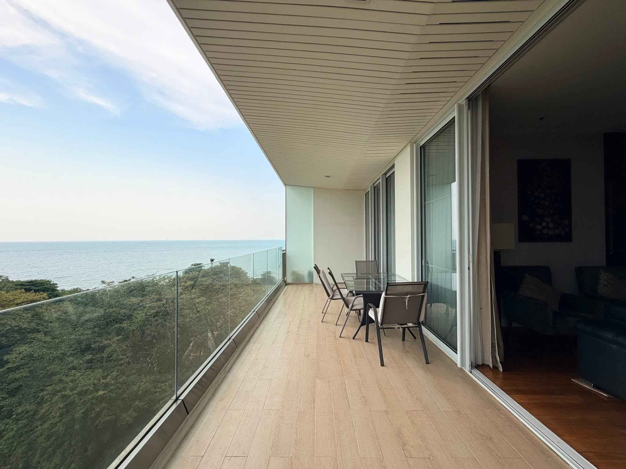 2 Bedroom Condo for sale at The Cove Pattaya