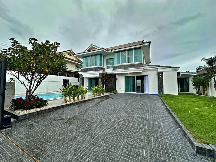 5 Bedroom Villa for sale in Chaiyapruek 2