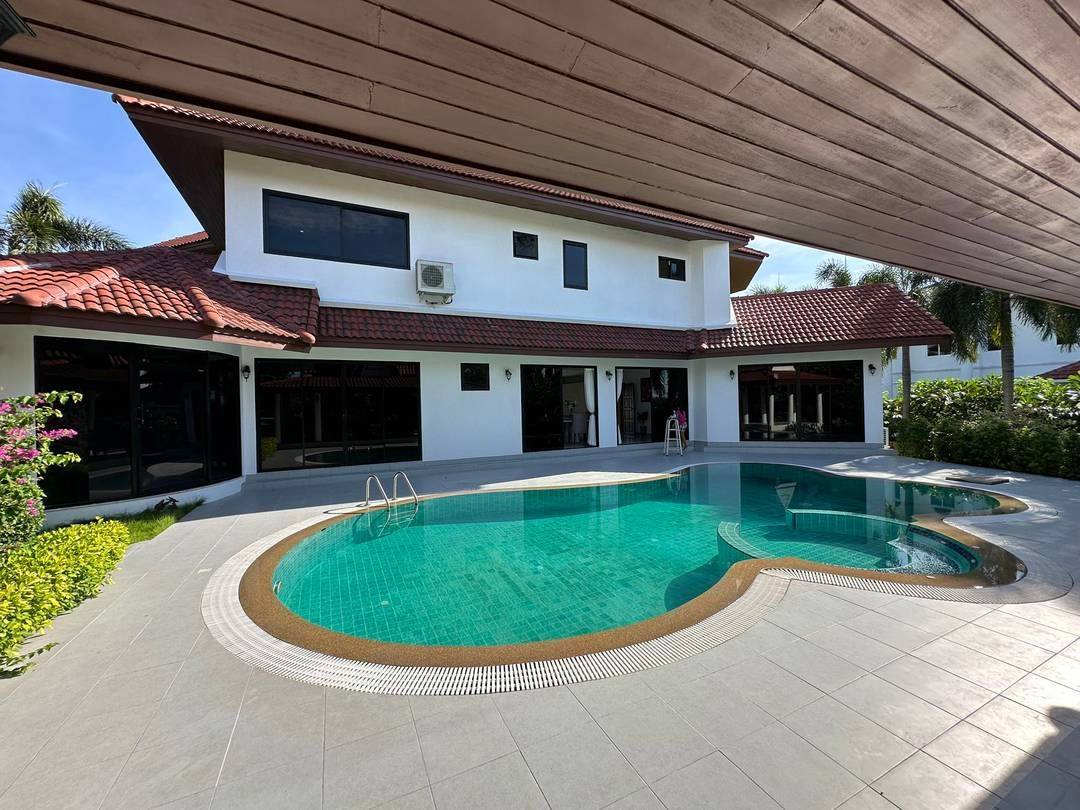 5 Bedroom Villa for sale at Paradise Villa 2
