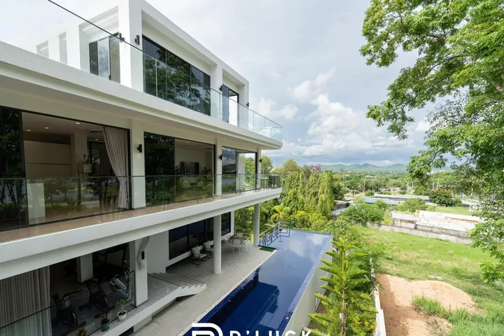 5 Bedroom Villa for sale in Mabprachan