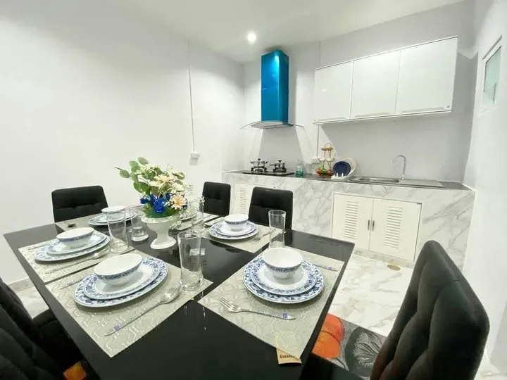 2 Bedroom Townhouse for rent in Central Pattaya