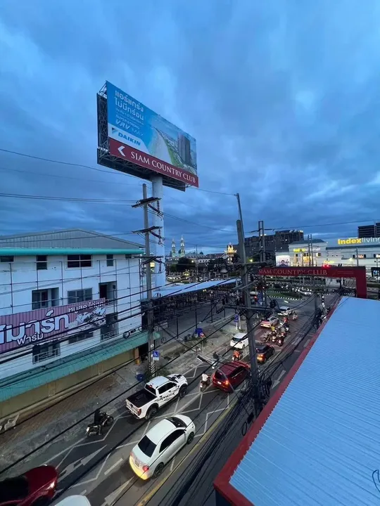 Commercial for rent in Pornprapanimit