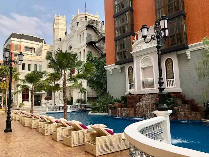 Photo from a listing at Espana Condo Resort