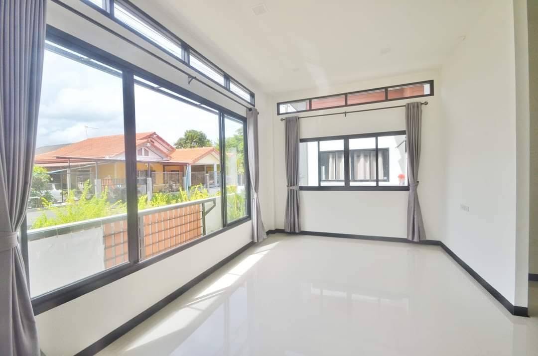 3 Bedroom House for sale at Pailin Land