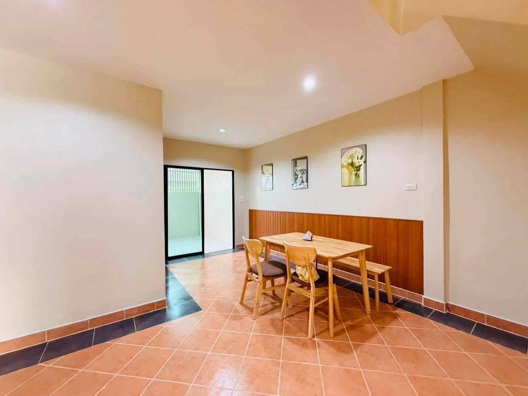 2 Bedroom Townhouse for sale at Rawiporn Village 1