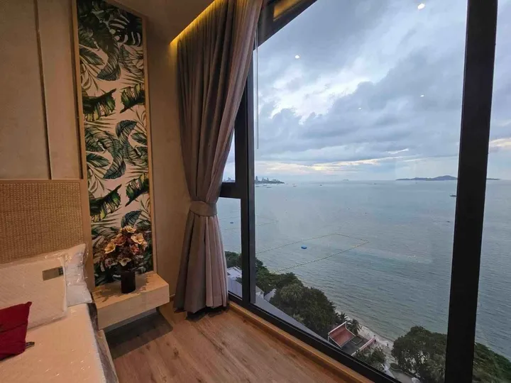 Photo from a listing at Arom Wongamat
