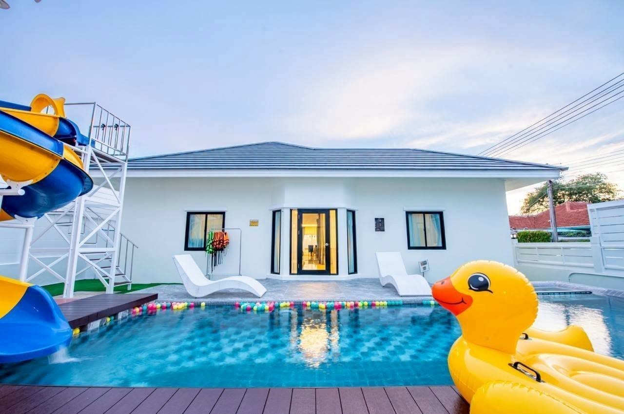 4 Bedroom House for sale in Bang Saray