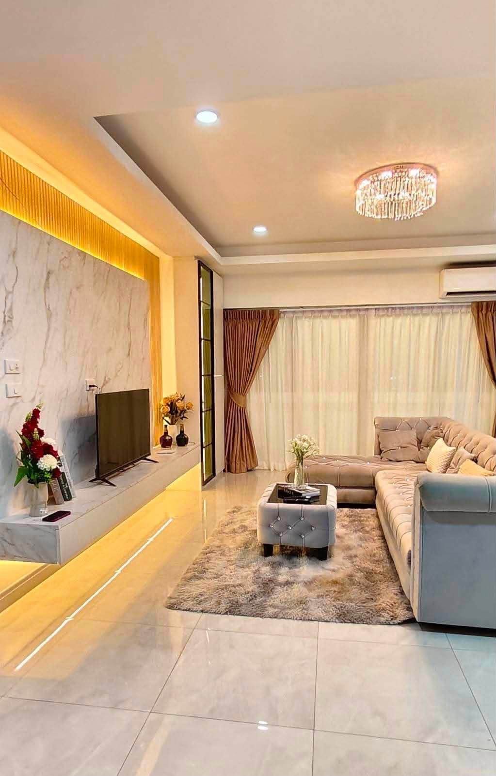 3 Bedroom Condo for sale in Thepprasit