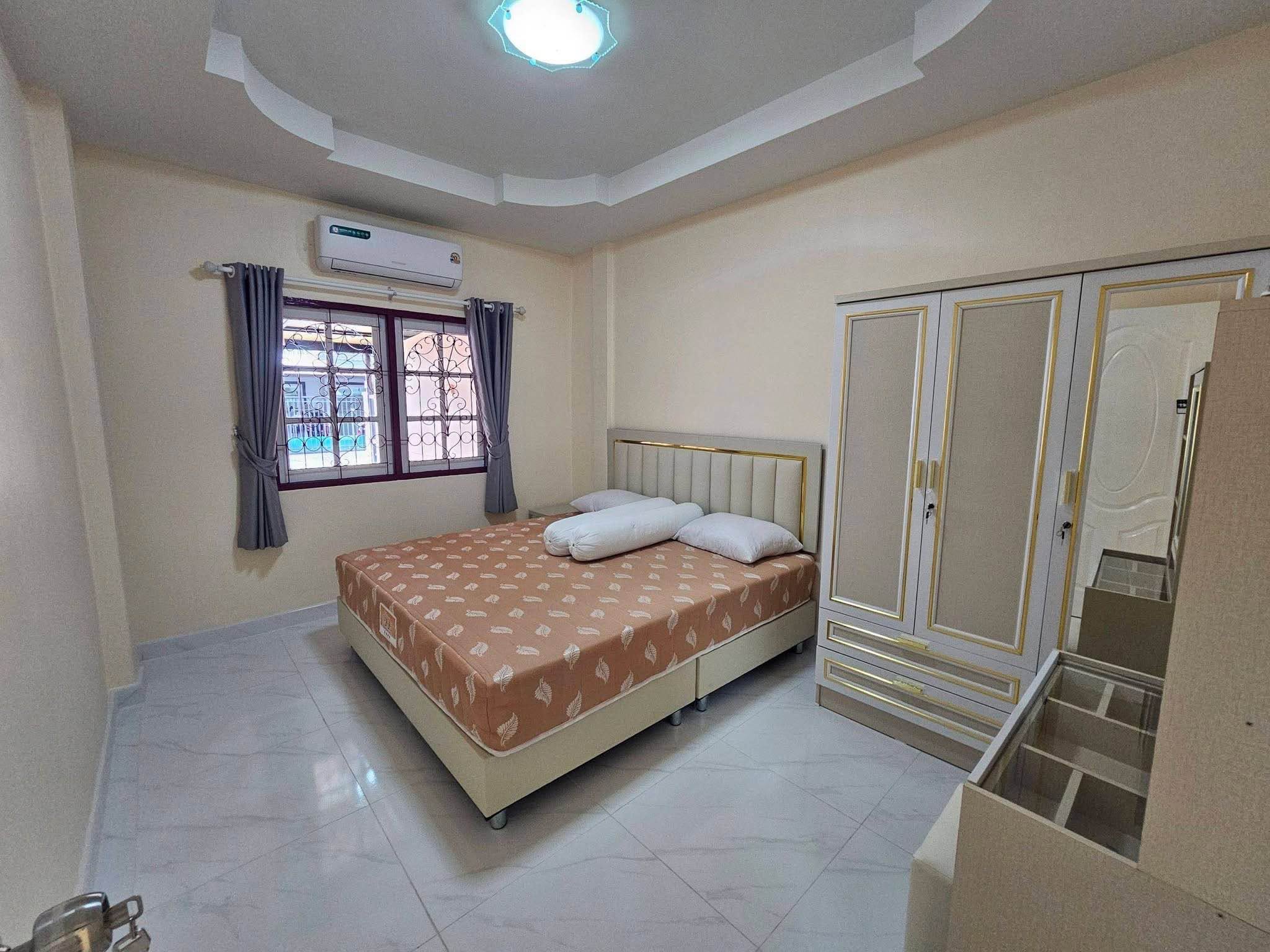 2 Bedroom Townhouse for rent in Noen Plub Wan
