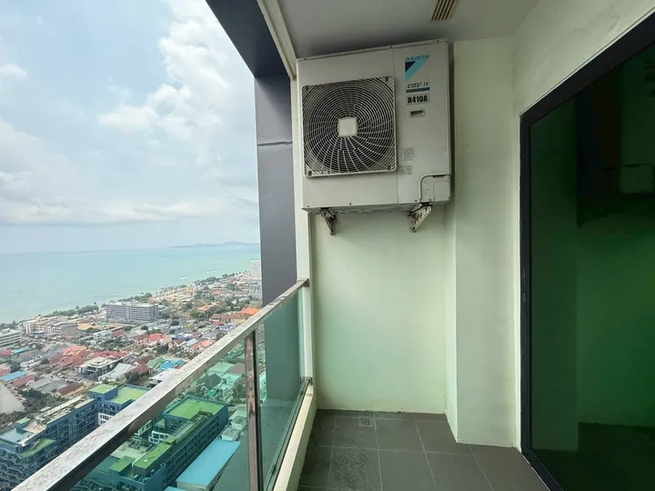 2 Bedroom Condo for sale in Jomtien