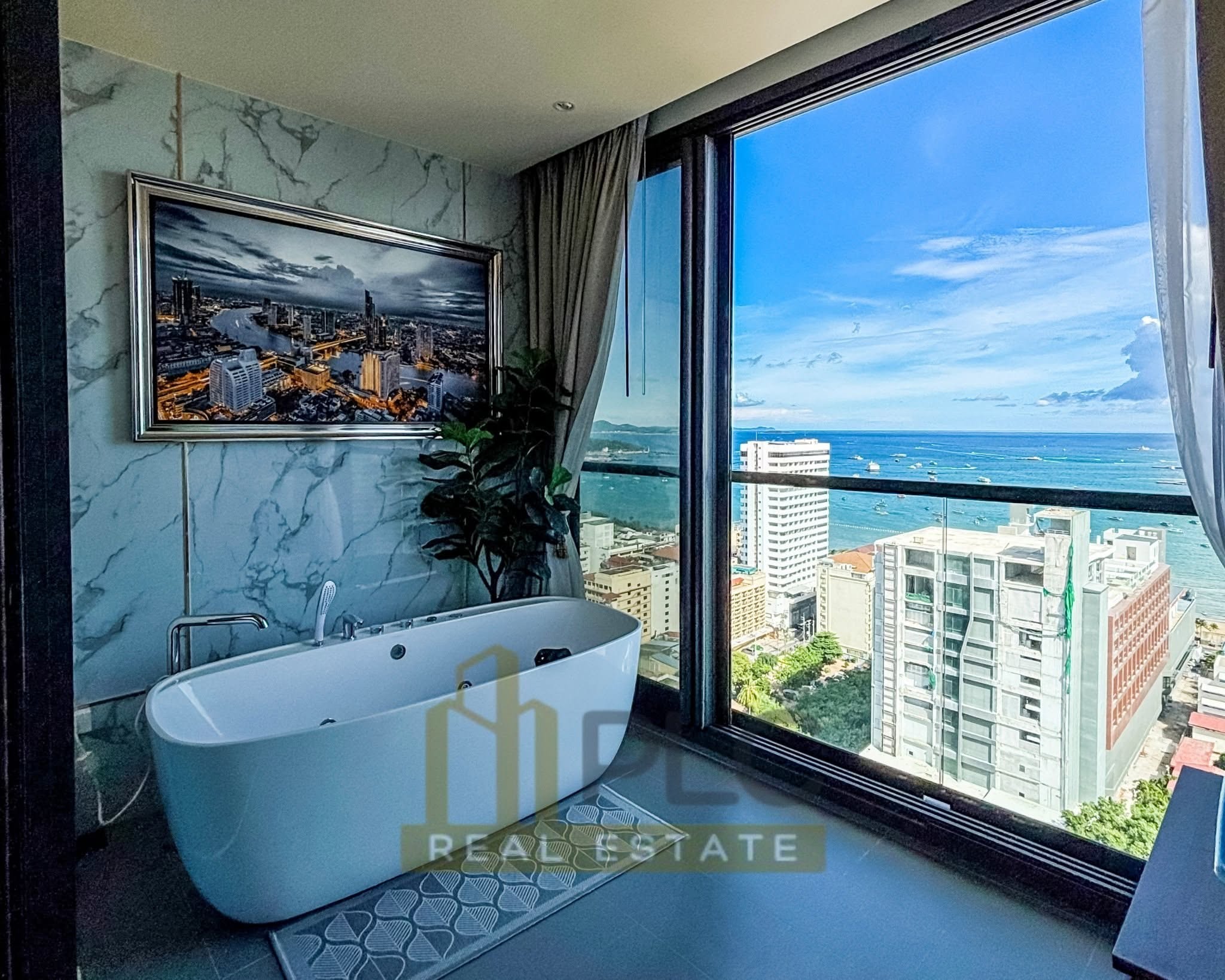 2 Bedroom Condo for sale at Edge Central Pattaya