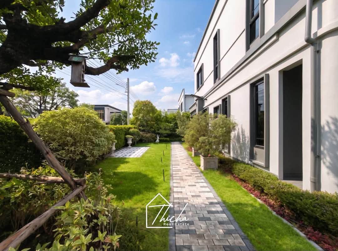 5 Bedroom House for sale at Setthasiri Wongwaen-Chatuchot