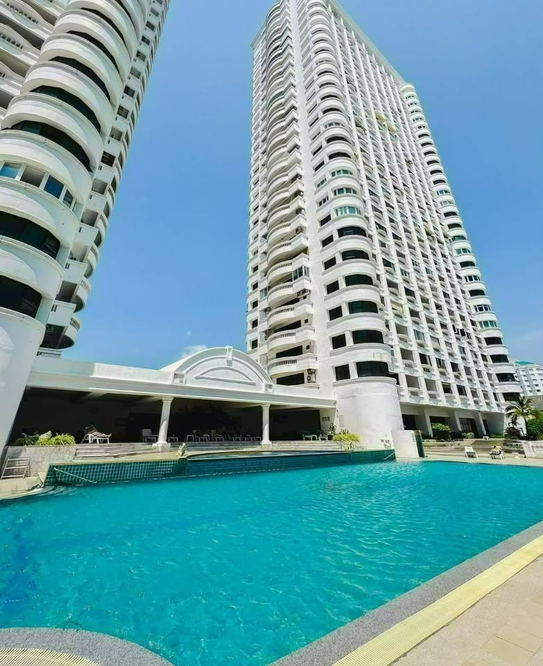 4 Bedroom Condo for sale at Jomtien Complex