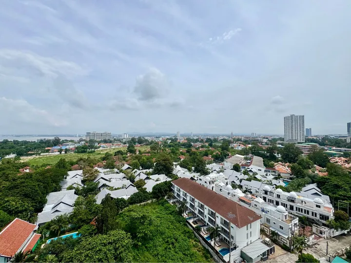 Studio for rent at Riviera Wongamat