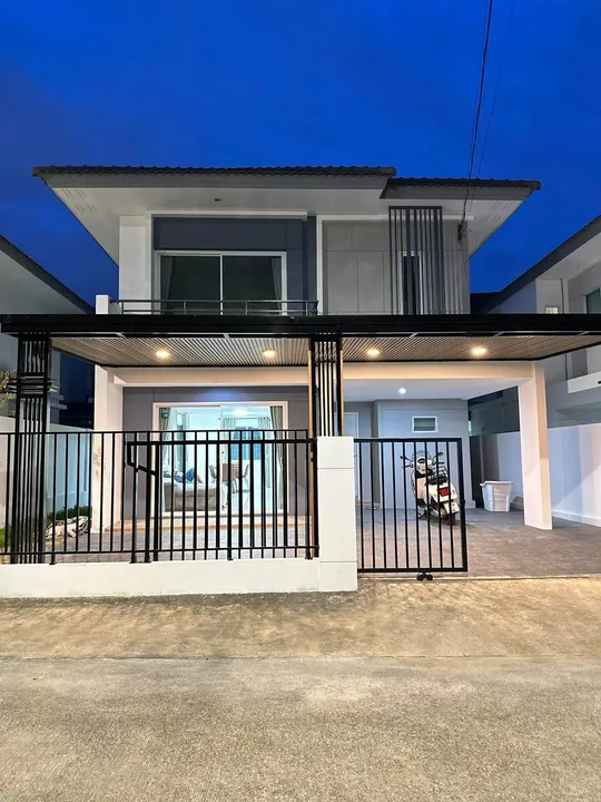 Photo from a listing at Pruksa Nara