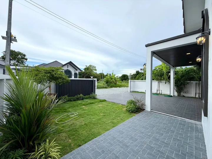 3 Bedroom House for sale in Pornprapanimit