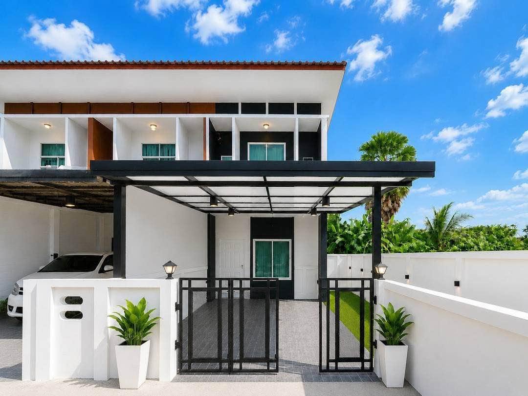 2 Bedroom Townhouse for sale in Pattaya