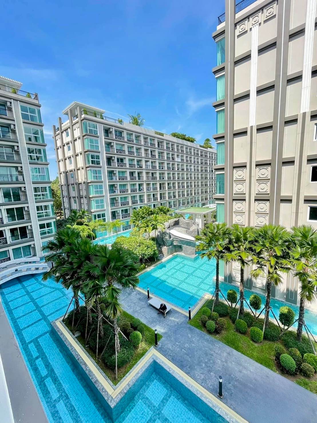 1 Bedroom Condo for sale at Dusit Grand Park 2