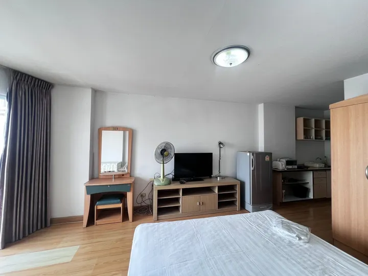 Studio for rent at Sea View 1