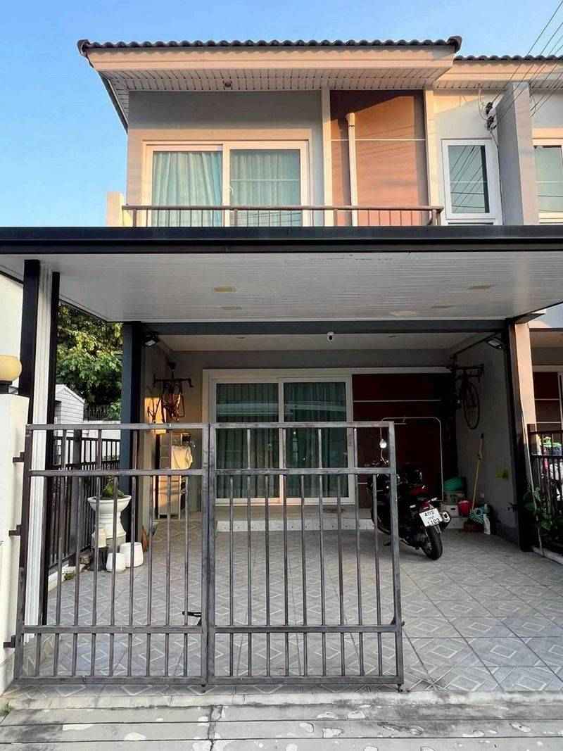 3 Bedroom Townhouse for sale in Bang Lamung