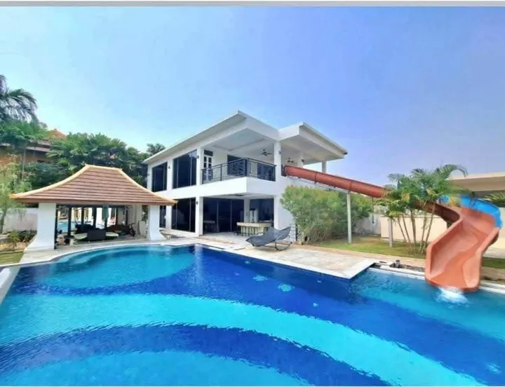 8 Bedroom House for rent in Huai Yai