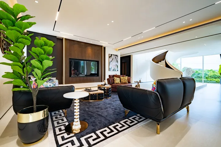 6 Bedroom Villa for sale at Big V