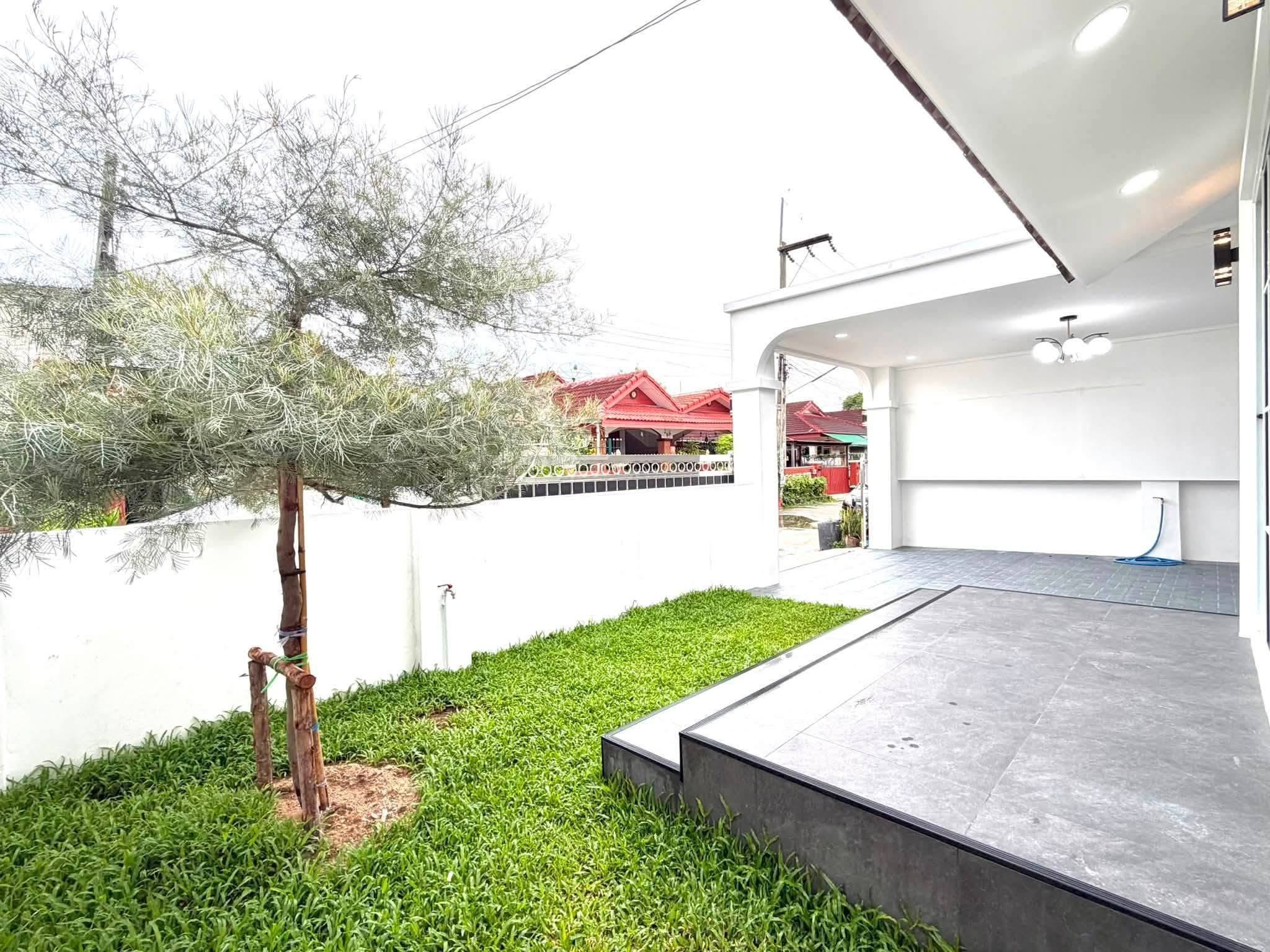 3 Bedroom House for sale at Rattanakorn Village 5