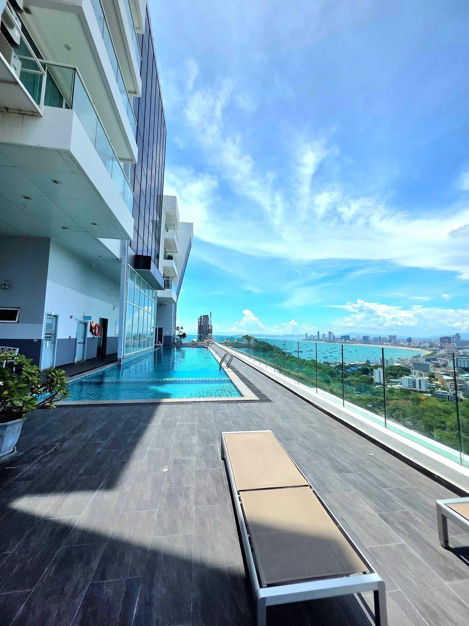 2 Bedroom Condo for sale at The Vision Condo