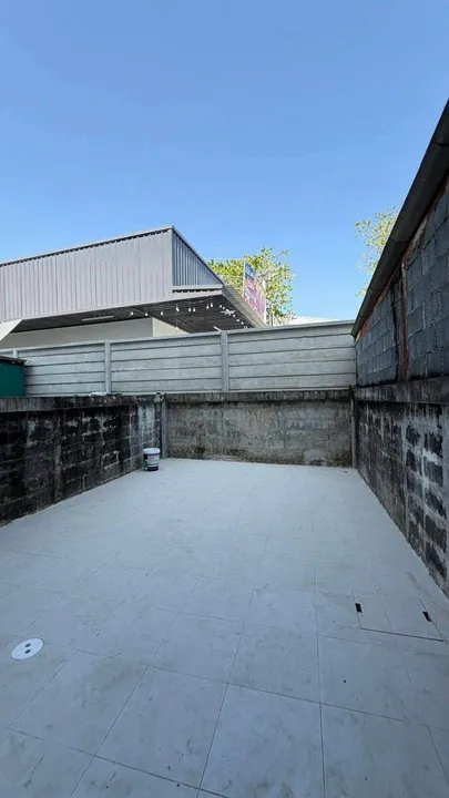 Commercial for rent in Pornprapanimit