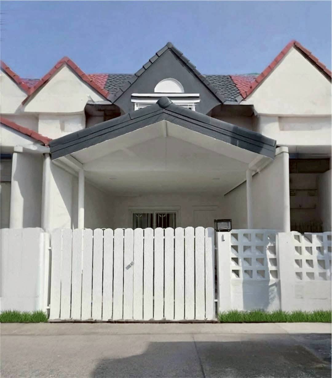 2 Bedroom Townhouse for sale in Bang Lamung
