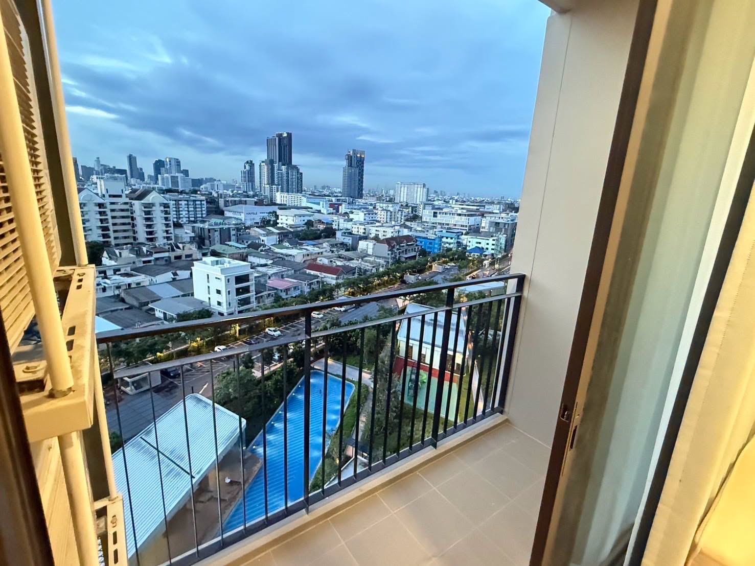 2 Bedroom Condo for rent at Sky Rise Sukhumvit 64