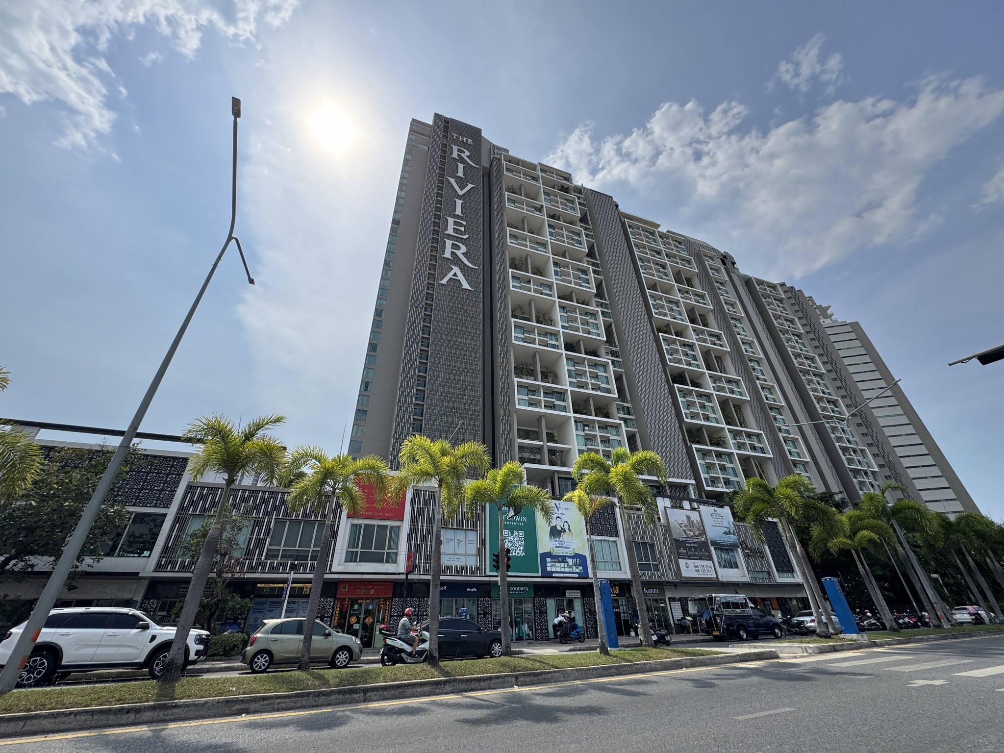 1 Bedroom Condo for sale at The Riviera Jomtien
