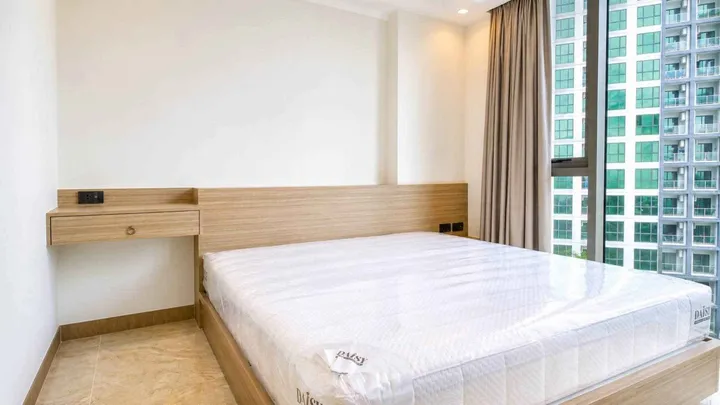 Photo from a listing at The Peak Towers