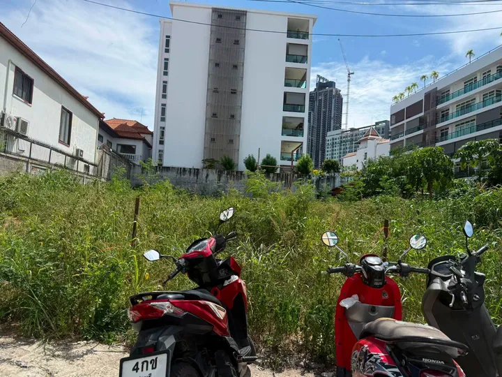 Land for sale in Pratumnak