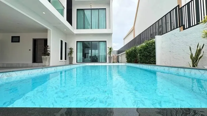 4 Bedroom Villa for sale in Toongklom Tanman