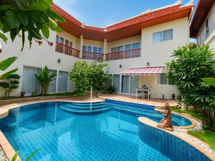 3 Bedroom Villa for rent in Pratumnak