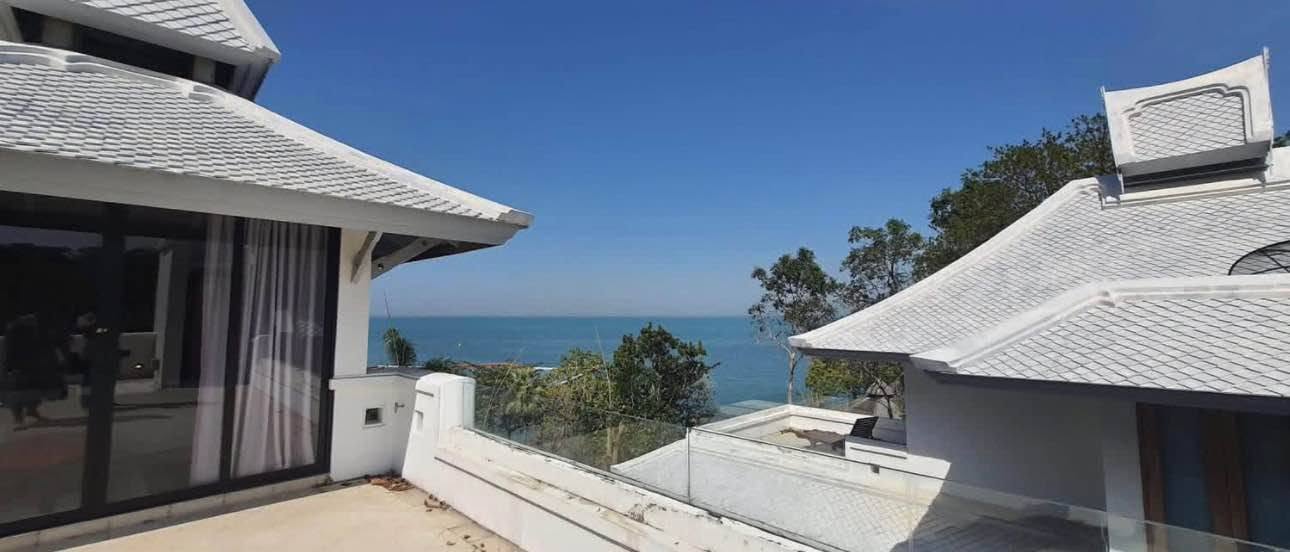5 Bedroom Villa for sale in Na Kluea