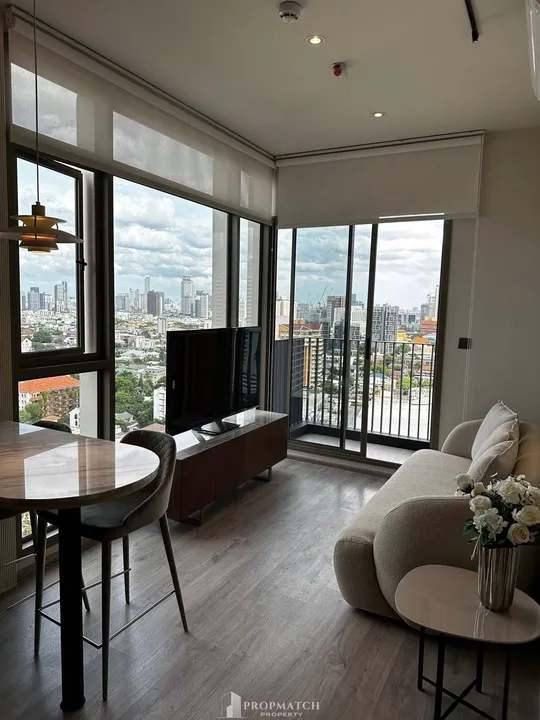Photo from a listing at Rhythm Ekkamai Estate