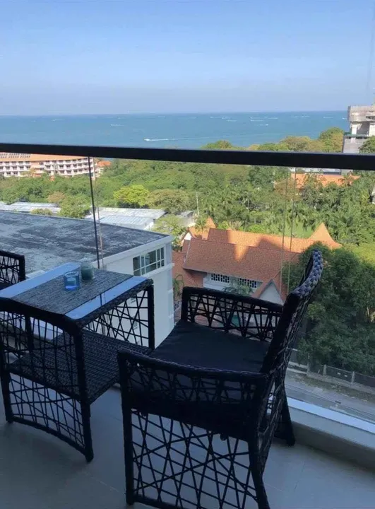 Studio for rent at Peak Tower