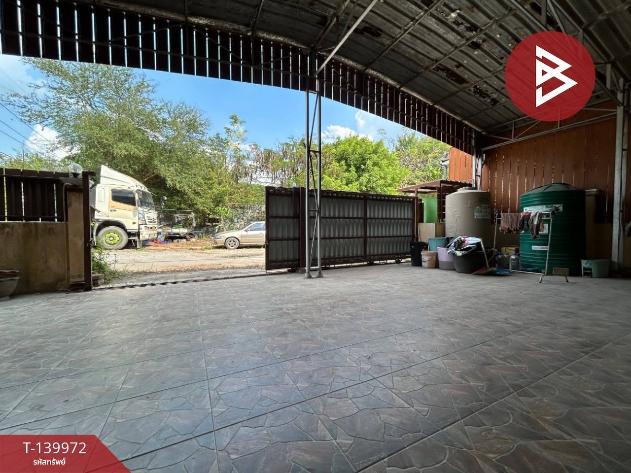 4 Bedroom House for sale in Bang Lamung