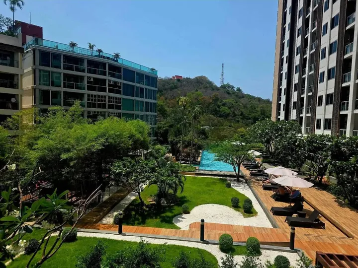 1 Bedroom Condo for sale at Unixx