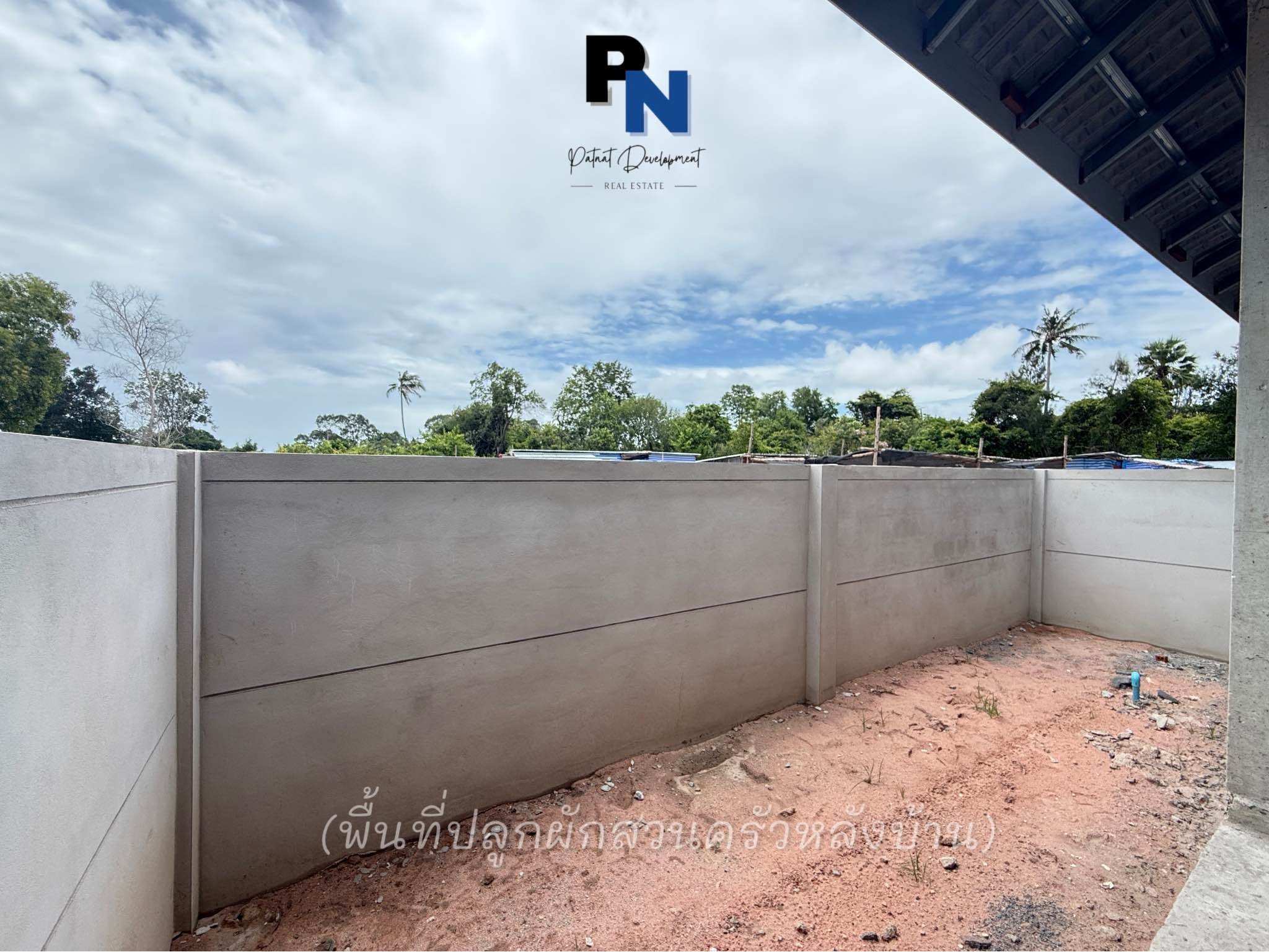 3 Bedroom Townhouse for sale in Rong Po