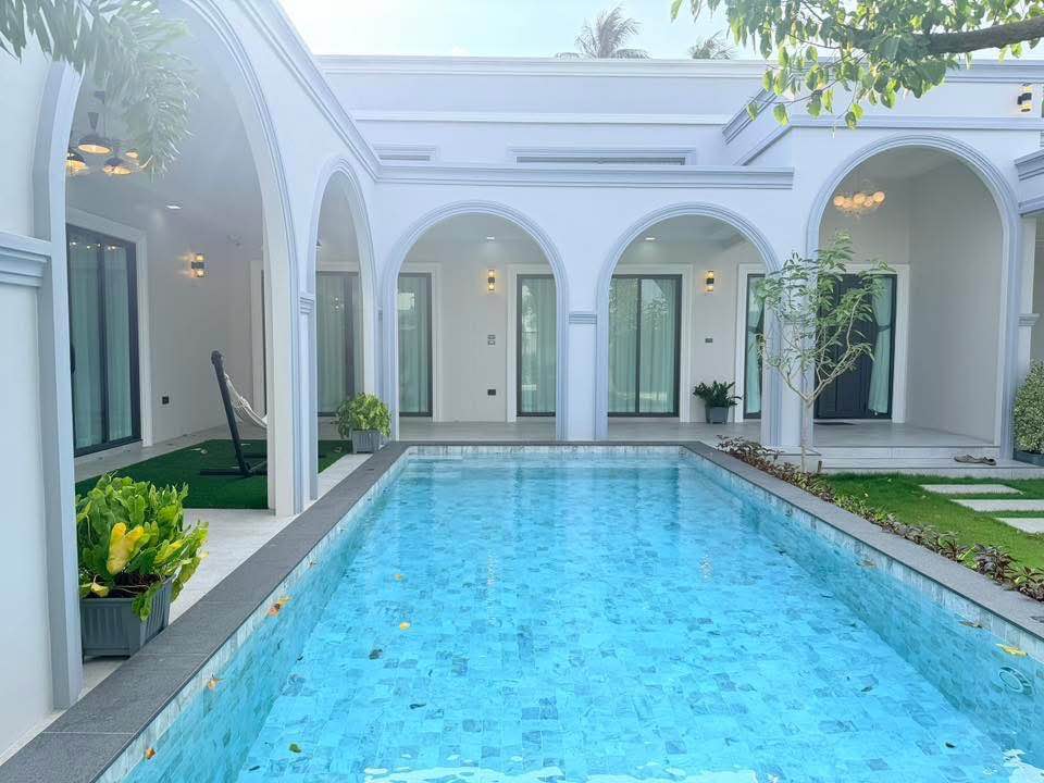 4 Bedroom House for sale in Pornprapanimit