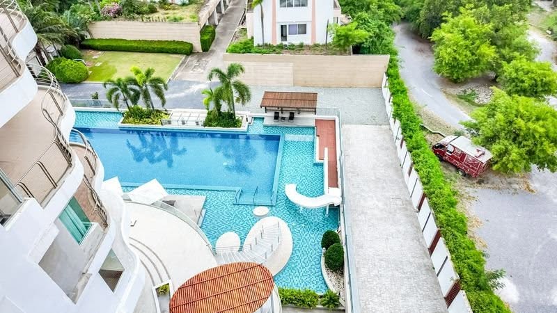 2 Bedroom Condo for sale at La Royale Beachfront