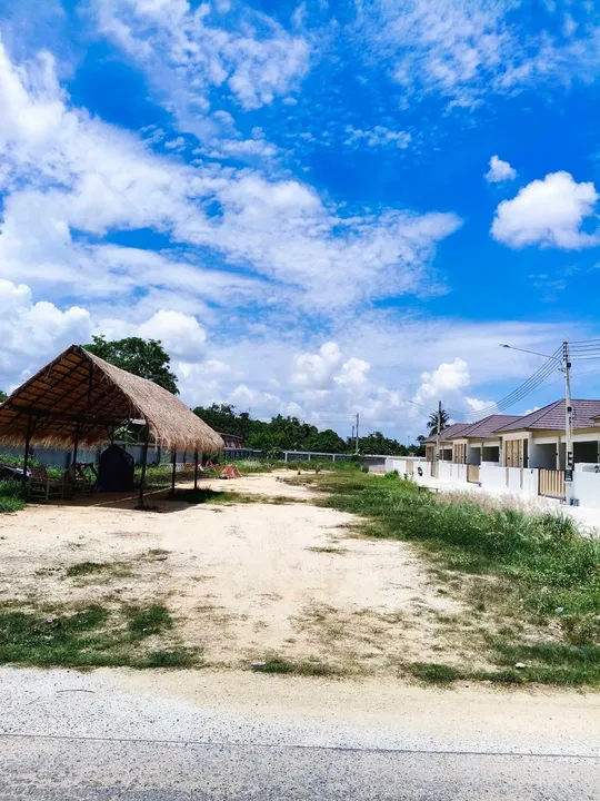 Land for sale in Pong
